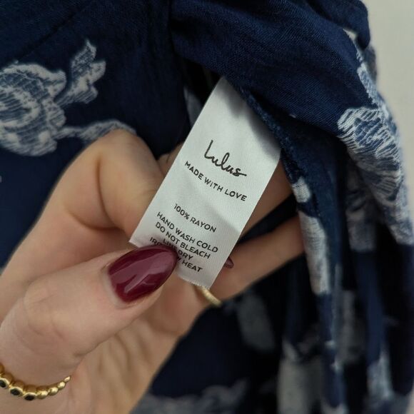 Lulus navy blue white floral Heart of Marigold flutter sleeve wrap maxi dress - Picture 4 of 6